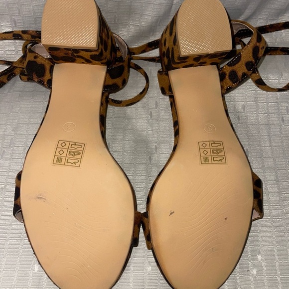 NWOT Leopard Print Strappy Block Heel Sandals - Picture 11 of 12